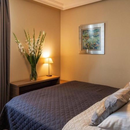 Korona Hotel 奥斯特罗文卡 外观 照片